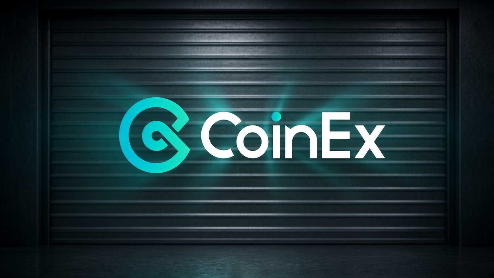 Logo officiel CoinEx, centré, sur un rideau d’acier fermé.